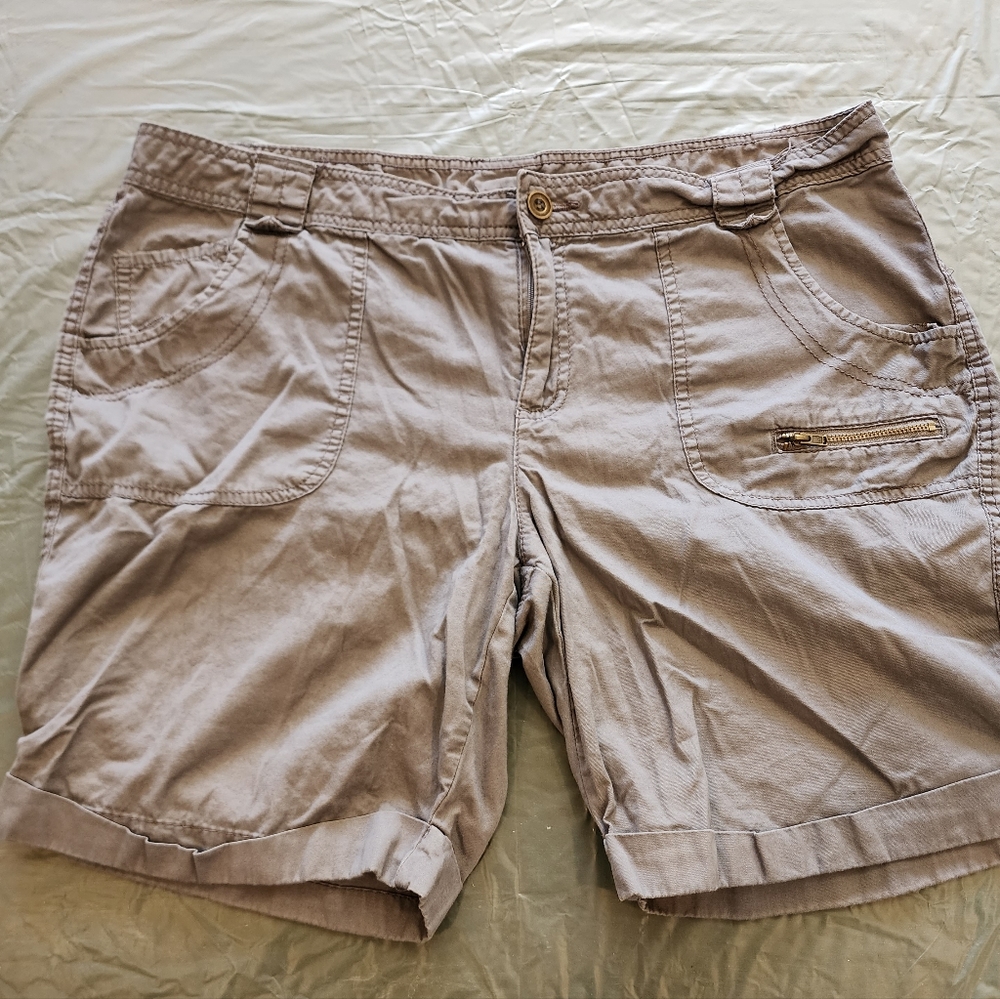 Faded Glory cargo shorts grey size14
